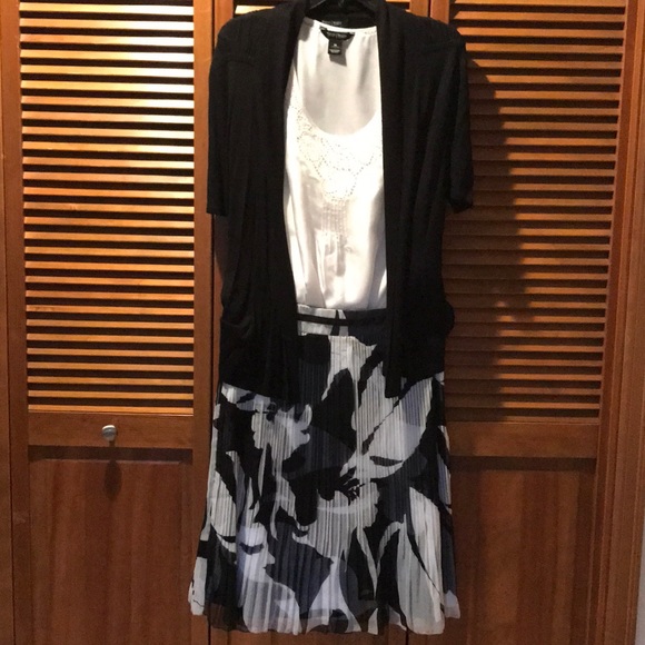 White House Black Market Dresses & Skirts - WHITE HOUSE/BLACK MARKET 3 Piece Skirt/Sweater Set